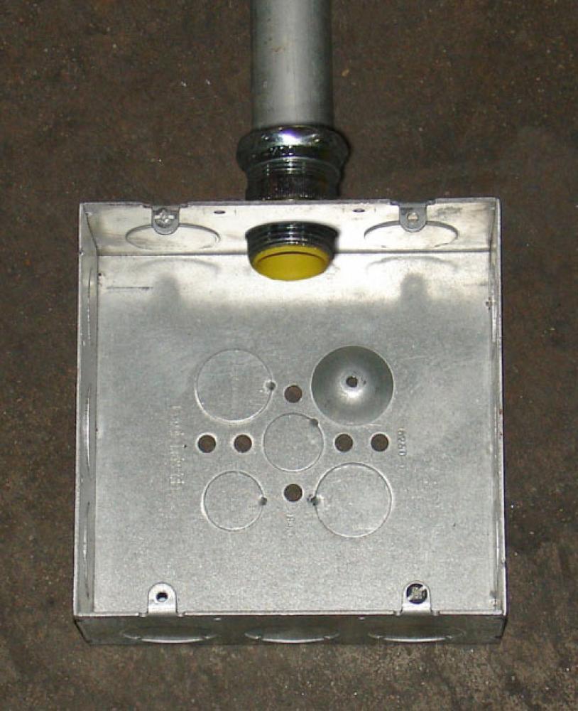 6 Squr Junction Box 2-1/2inDp 1in Knkots