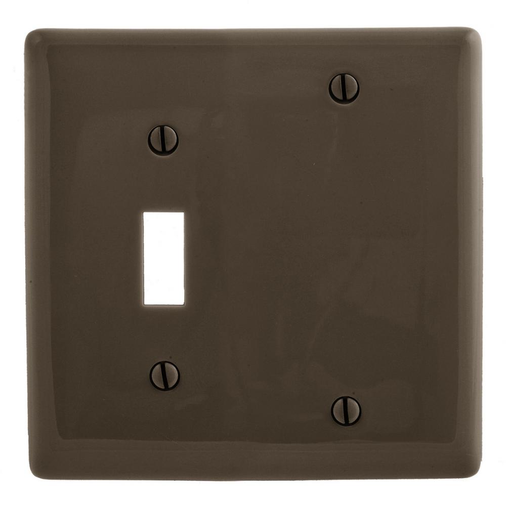 WALLPLATE, 2-G, 1) TOG 1) BLANK, BR